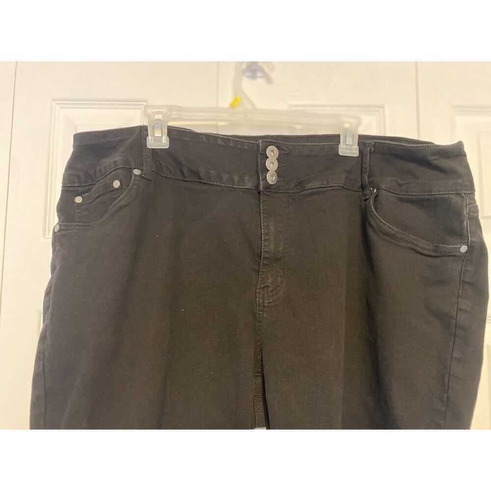 Bloomchic Jean Shorts Very Stretchy High Rise Black Denim Plus Size 24 - Picture 2 of 8